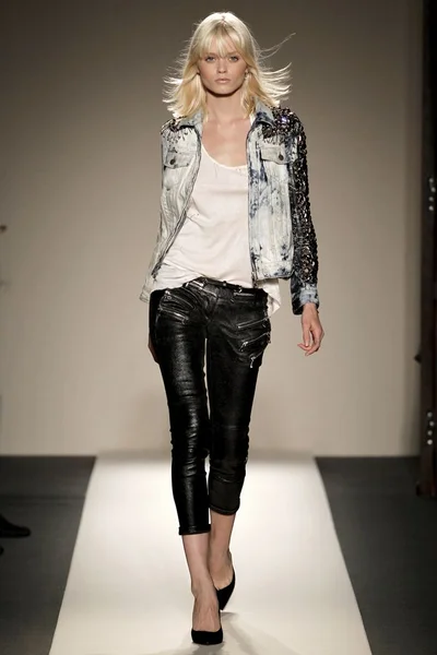 Look 17